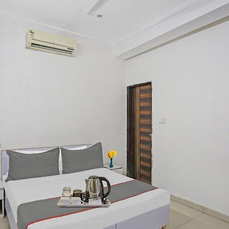 Hotel O Imperial Residency Near Dashrath Puri Metro Station Ню Делхи Екстериор снимка