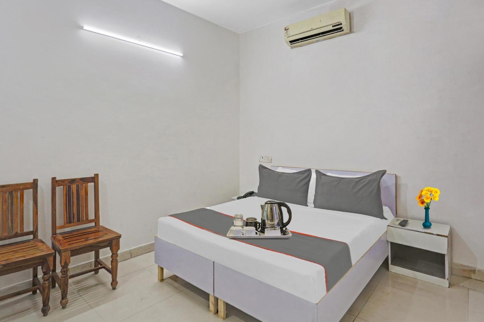 Hotel O Imperial Residency Near Dashrath Puri Metro Station Ню Делхи Екстериор снимка