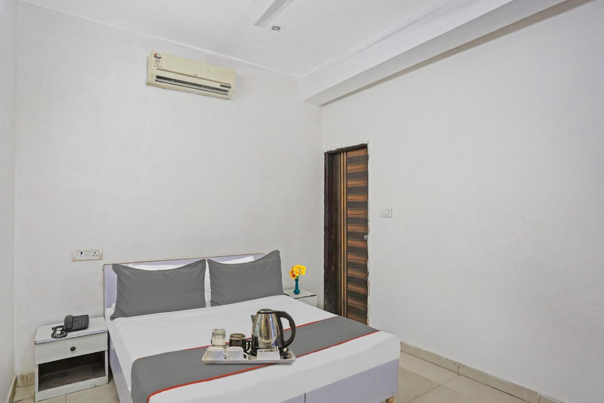Hotel O Imperial Residency Near Dashrath Puri Metro Station Ню Делхи Екстериор снимка